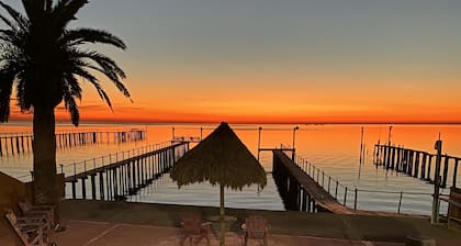 Waterfront Oasis with private pool, Hot tub and 200 ft. Lighted fishing pier