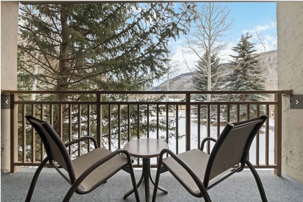 Property grounds - Spring Skiing in Vail (Vail)