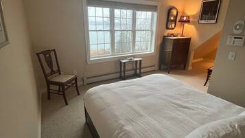 2 bedrooms, iron/ironing board, travel cot, free WiFi