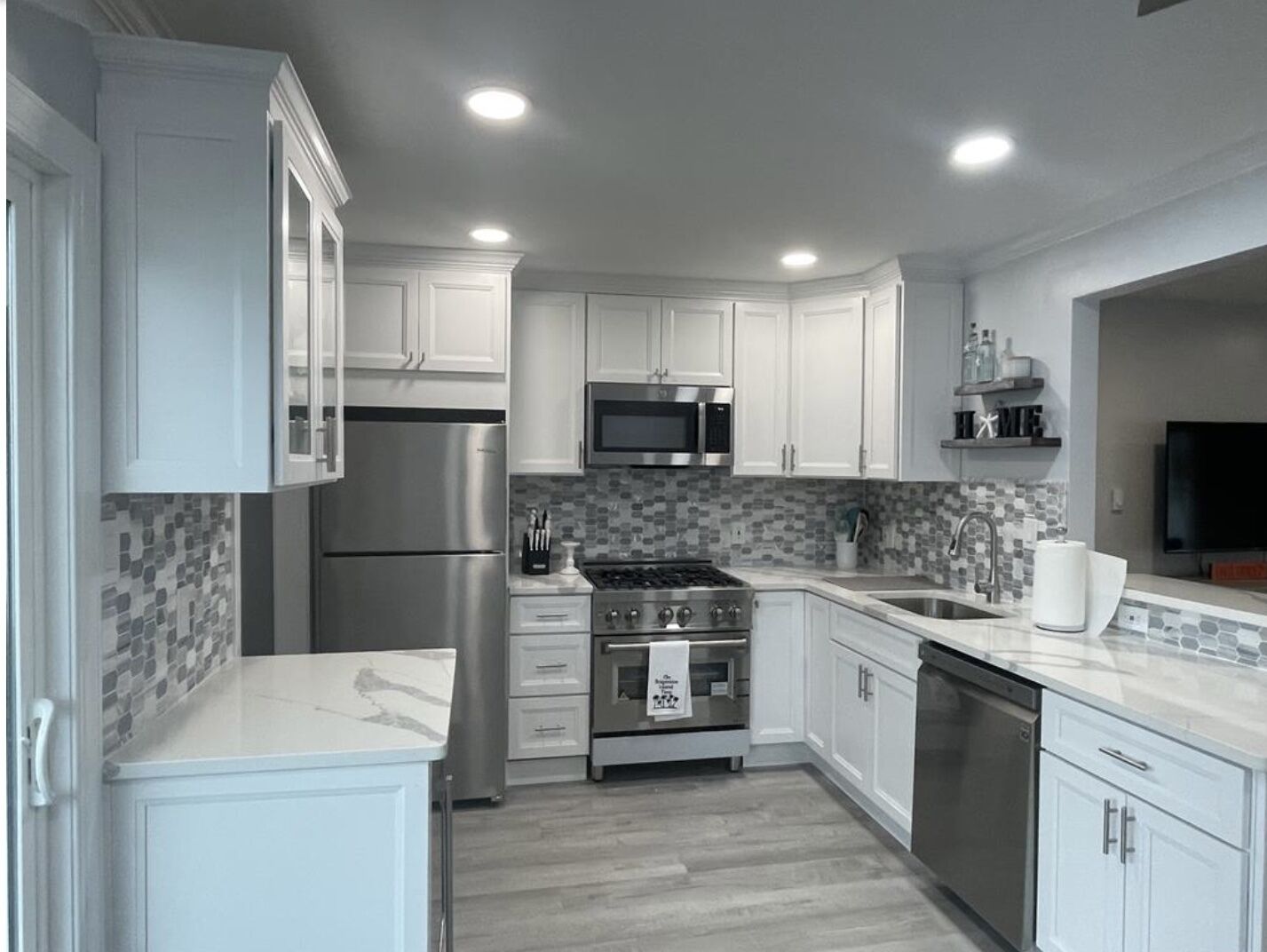 A Dream in Brigantine! Newly Renovated 3 BR, 2BA condo is1 block to the beach!