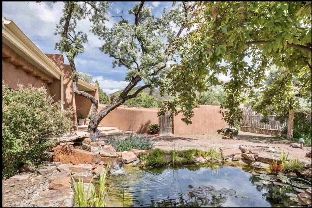 Come Enjoy Casita Los Sueños near the Plaza