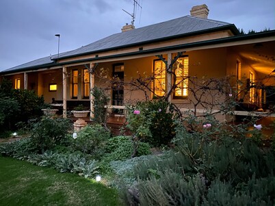 Wonga - A secluded oasis in the heart of Parkes