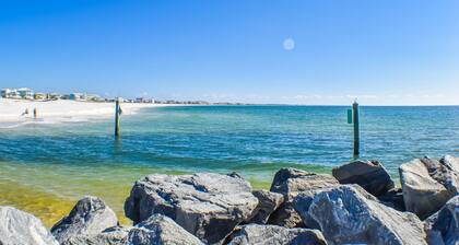 Brand New Gulf View 2 BR 2 Bath with outdoor shower just 100 yds from the beach.