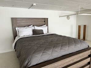 2 室のベッドルーム、デスク、WiFi (無料)、ベッドシーツ