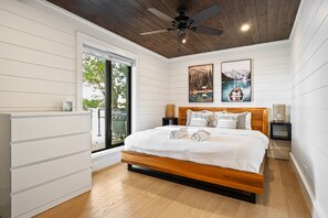 6 habitaciones, tabla de planchar con plancha y cuna de viaje