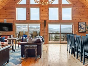 TV connectée, cheminée, table de tennis de table