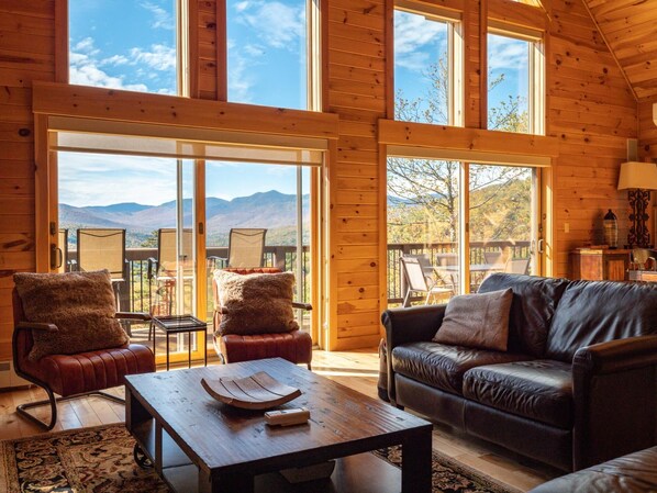 Smart TV, chimenea y tenis de mesa 