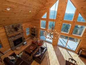 Smart TV, chimenea y tenis de mesa 