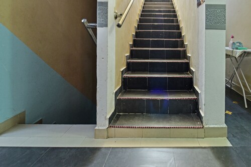 OYO 90441 Cz Traveler's Hotel