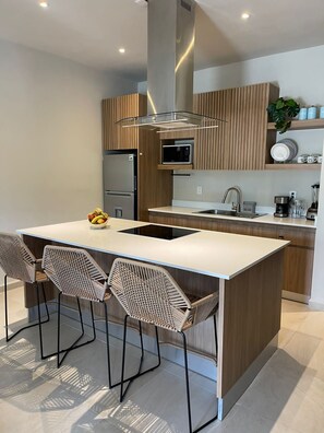 Fridge, microwave, oven, coffee/tea maker