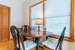Dining - 4BR Mountain Home- 5 from Water Sports & Hiking (Hunter)