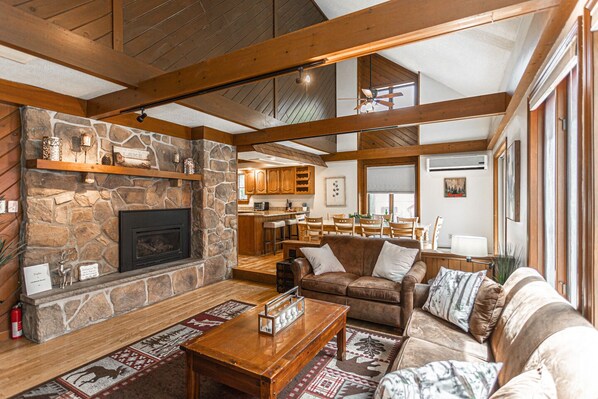 Smart TV, fireplace, ping pong