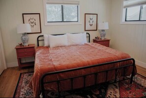 3 bedrooms, travel cot, free WiFi, bed sheets