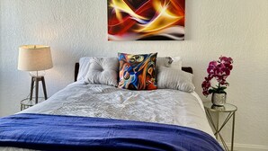 Unclassified image, 3 of 16, button - 1 Bedroom 1 Bath Great Location (Las Vegas)