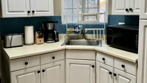 Unclassified image, 2 of 16, button - 1 Bedroom 1 Bath Great Location (Las Vegas)