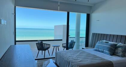 Turena 304, Luxury Beachfront condo w/private pool/hot tub and breathtaking view