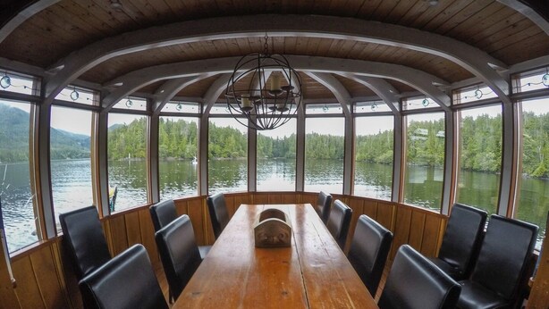 Dining - InnChanter (Ucluelet)