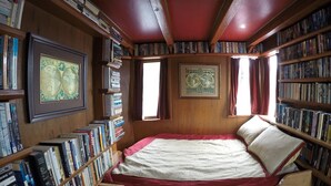 Room - InnChanter (Ucluelet)