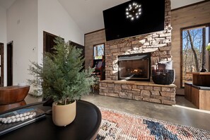 Interior - Interstellar Cabin | Family-Friendly Creek Escape w/ Hot Tub + Igloo (Broken Bow)