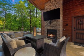 Property grounds - Interstellar Cabin | Family-Friendly Creek Escape w/ Hot Tub + Igloo (Broken Bow)