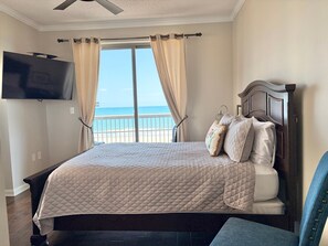 4 bedrooms, iron/ironing board, Internet, bed sheets