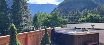 Amazing Custom Enchantment Lodges 5 min walk to Downtown