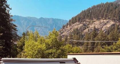 Amazing Custom Enchantment Lodges 5 min walk to Downtown