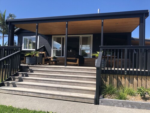 Raglan Escape: Unique holiday home right in the heart of Raglan