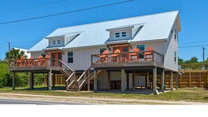 Exterior - Spacious 3BR Beach Retreat Sleeps 10 | Family Ready (Port St. Joe)
