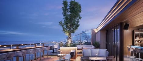 Rooftop bar, al fresco dining, open daily