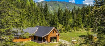 Vacation villa "Chalet Wildalpen" whirlpool and sauna