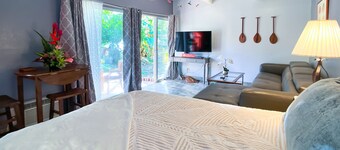 Kihei · Pool / Hot Tub / Beach access / AC / Baby friendly