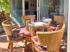 Outdoor dining - Kihei · Pool / Hot Tub / Beach access / AC / Baby friendly (Kihei)