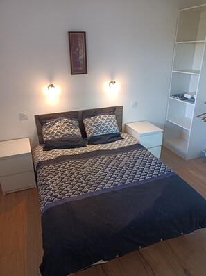 2 habitaciones, cuna de viaje, wifi gratis y ropa de cama 