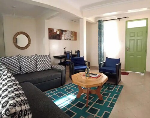 LUXE & SPACIOUS FURNISHED UNIT I MILIMANI DRIVE B