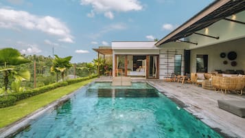 1 Bedroom Luxury Pool Villa Jungle View | Premium bedding, pillow-top beds, minibar, in-room safe