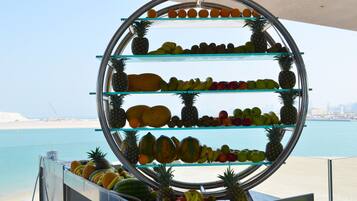 Kontinental frukost varje dag (USD 20 per person)