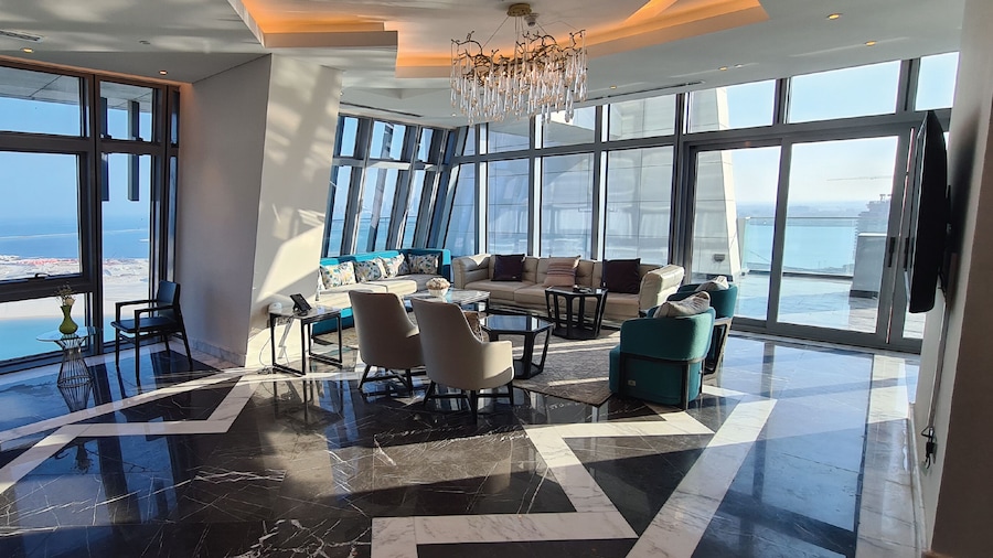 WATERFRONT HOTEL APARTMENT