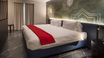 Deluxe Suite, 1 Bedroom | 1 bedroom, memory foam beds, minibar, in-room safe