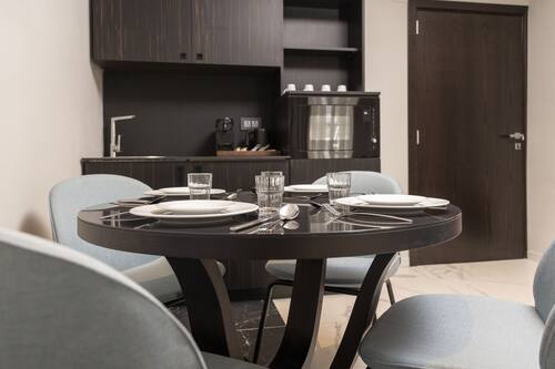 Duplex Suite, 1 Bedroom | Private kitchen