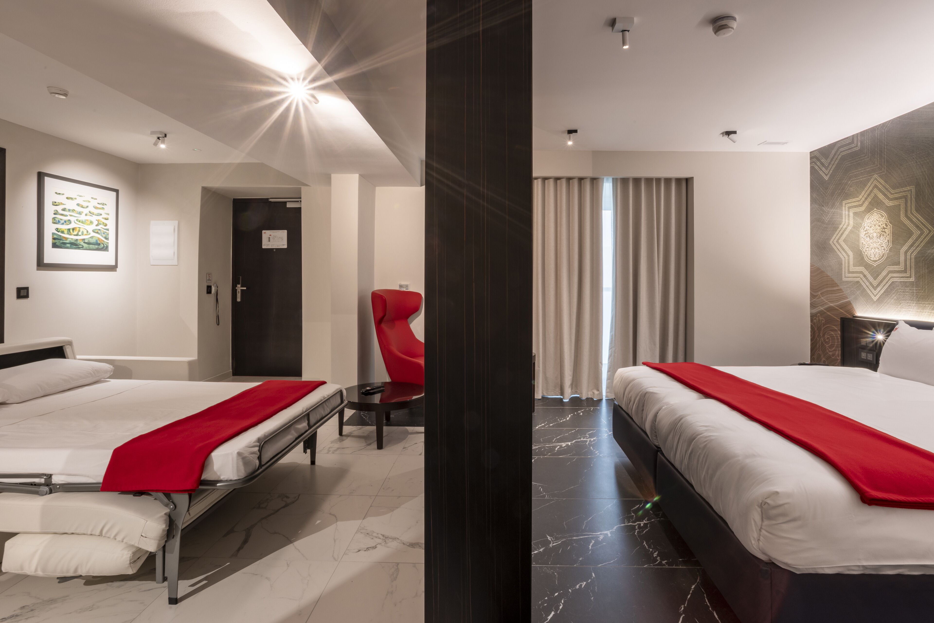 deluxe suite, 1 bedroom | 1 bedroom, memory-foam beds, minibar, in-room safe