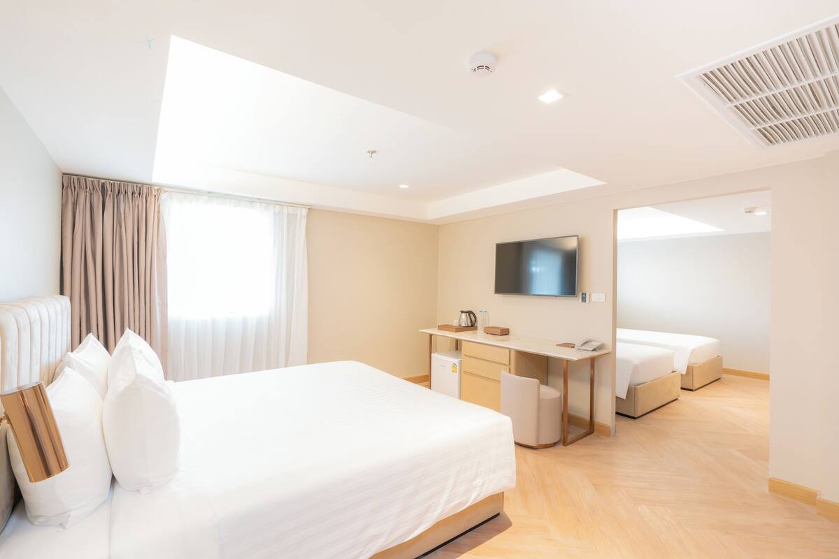 Friend & Family (No Living Area) | Minibar, skrivebord, blendingsgardiner og wi-fi (inkludert)