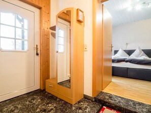 1 bedroom, travel cot, free WiFi