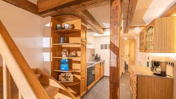 Frigorífic, microones, forn i placa de cuina