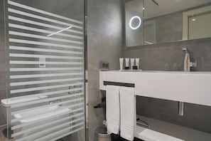 Standard Room | Bathroom