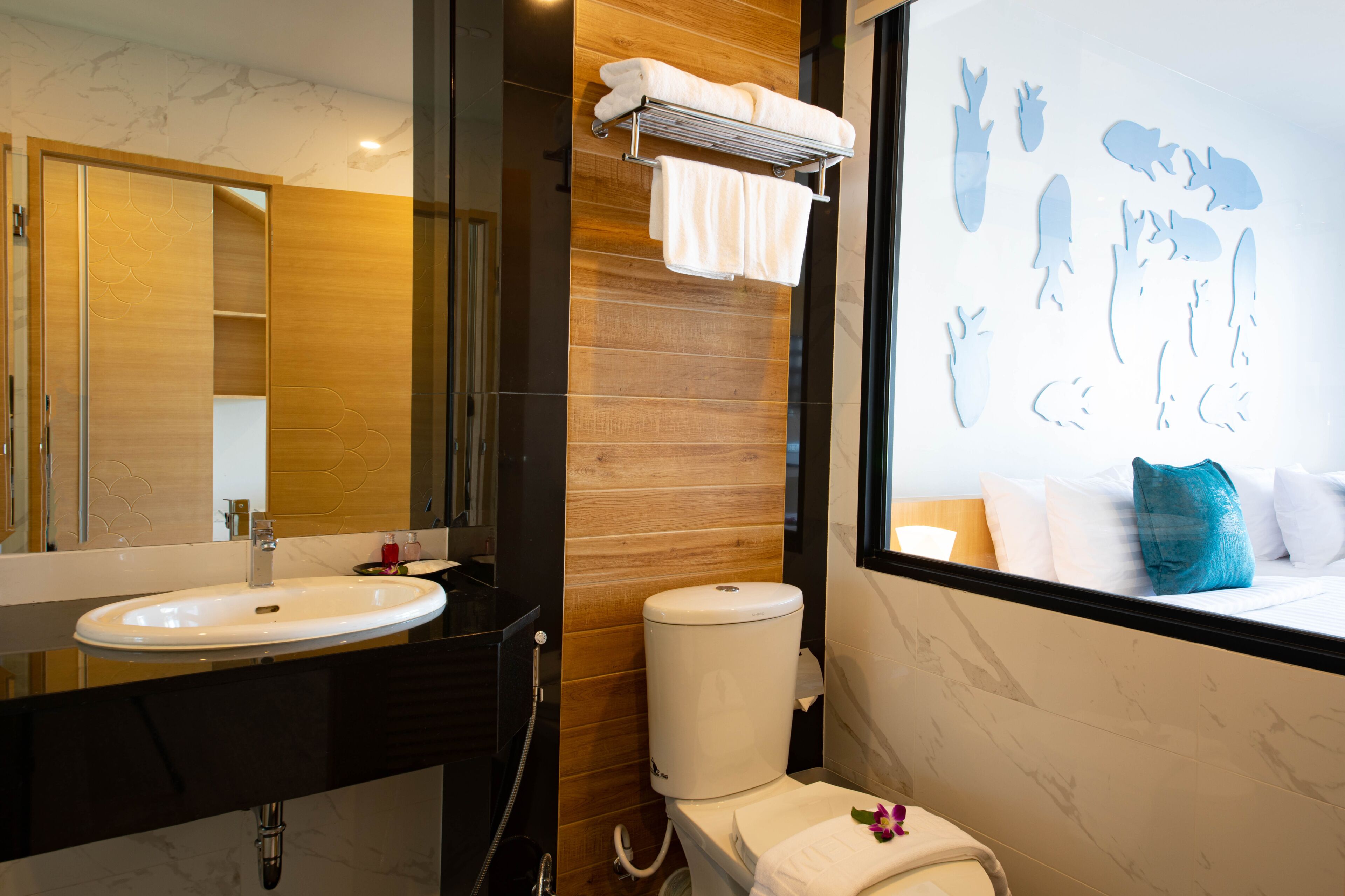 Superior Double Room | Minibar, in-room safe, individually decorated, desk