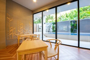 Breakfast served - Golden Paradise Hotel (Karon)