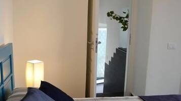 1 bedroom, iron/ironing board, free WiFi