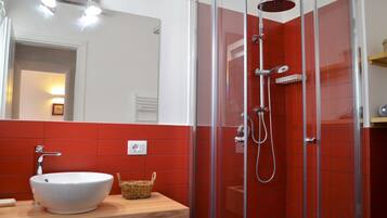 Eco-friendly toiletries, hair dryer, towels