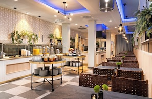 Daily buffet breakfast (EUR 19 per person)